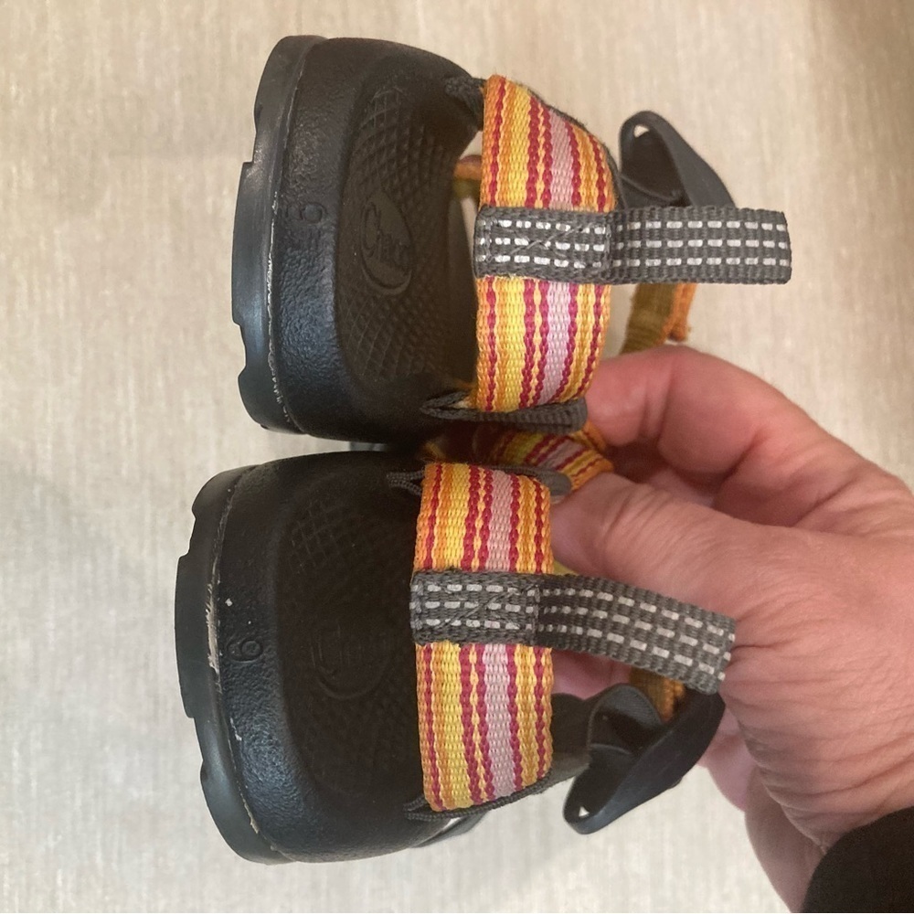 CHACO Sz 9 Z1 Colourful Straps Adjustable Buckle Closure Kids Sandals - Picture 5 of 8